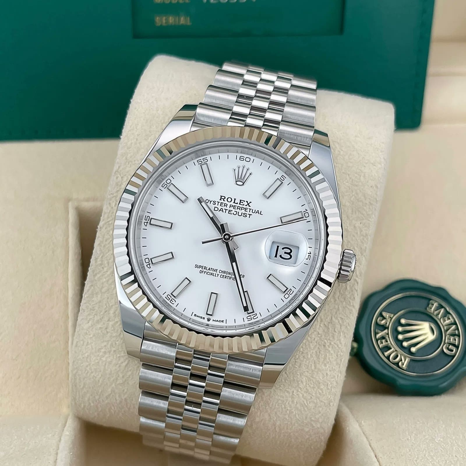 2025 Rolex Datejust 41 Fluted / White / Jubilee 126334-0010 — 41 mm, Steel, White dial