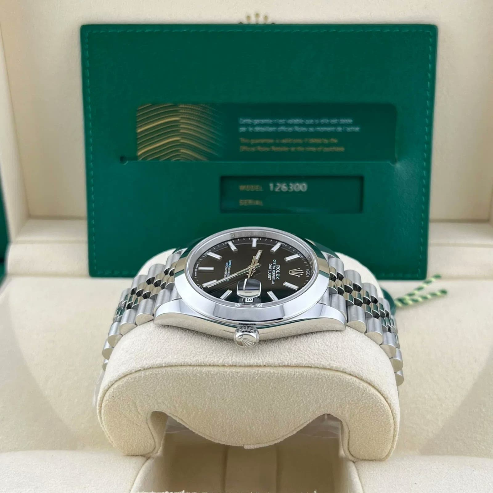 2025 Rolex Datejust 41 Smooth / Black / Jubilee 126300-0012 — 41 mm, Steel, Black dial