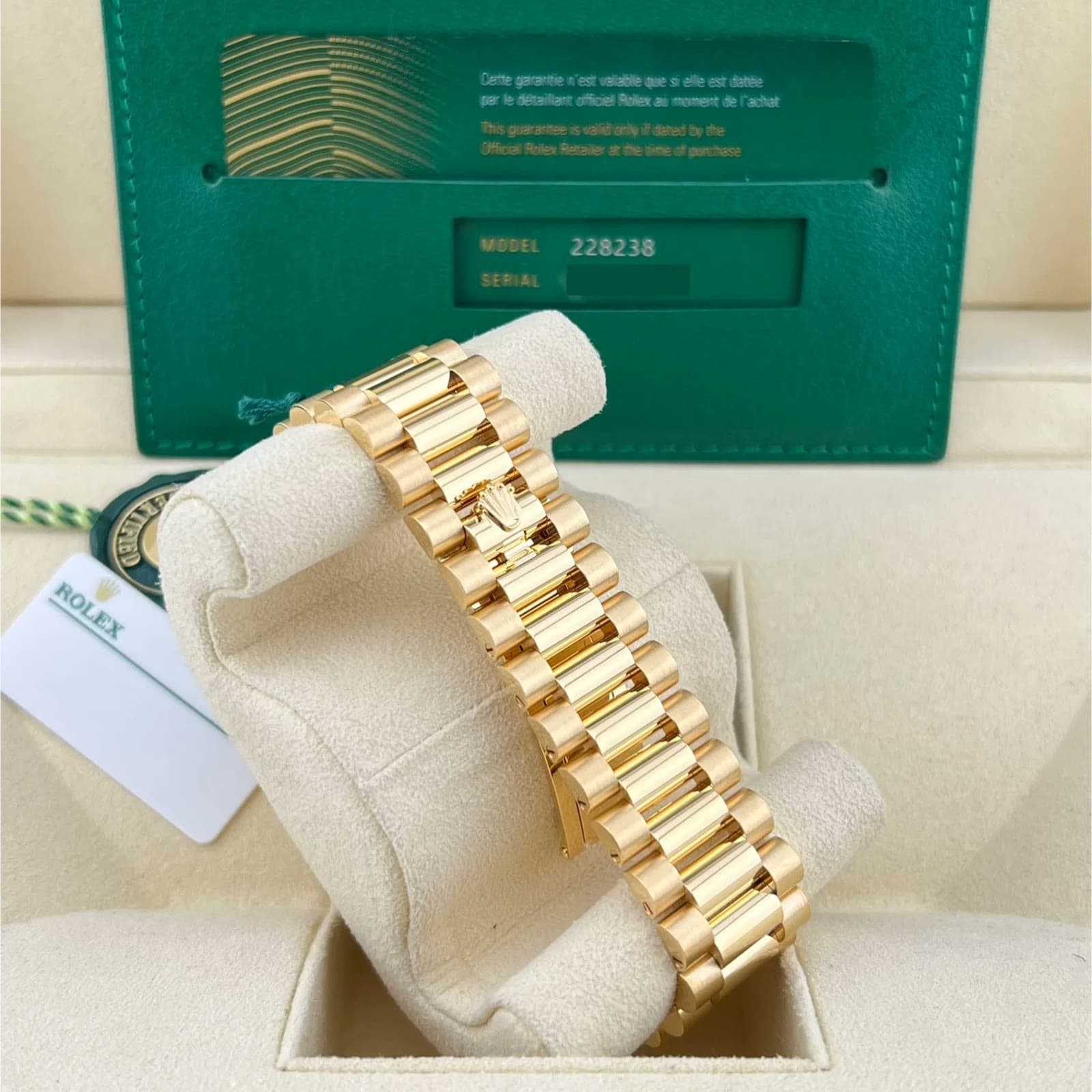 2026 Rolex Day-Date 40 Yellow Gold / Fluted / Green Ombré / Roman / President 228238-0069 — 40 mm, Yellow Gold, Green dial